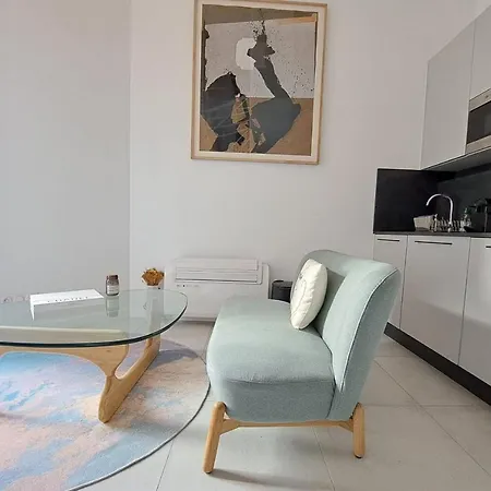 Apartment 2br Close Gare Station Ac And Balcony Downtown - Benakey *
